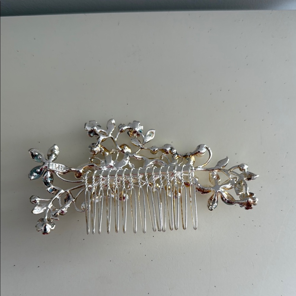 Elegant Silver and Pearl Hair Barrette Hair Clip & Comb - Picture 5 of 7
